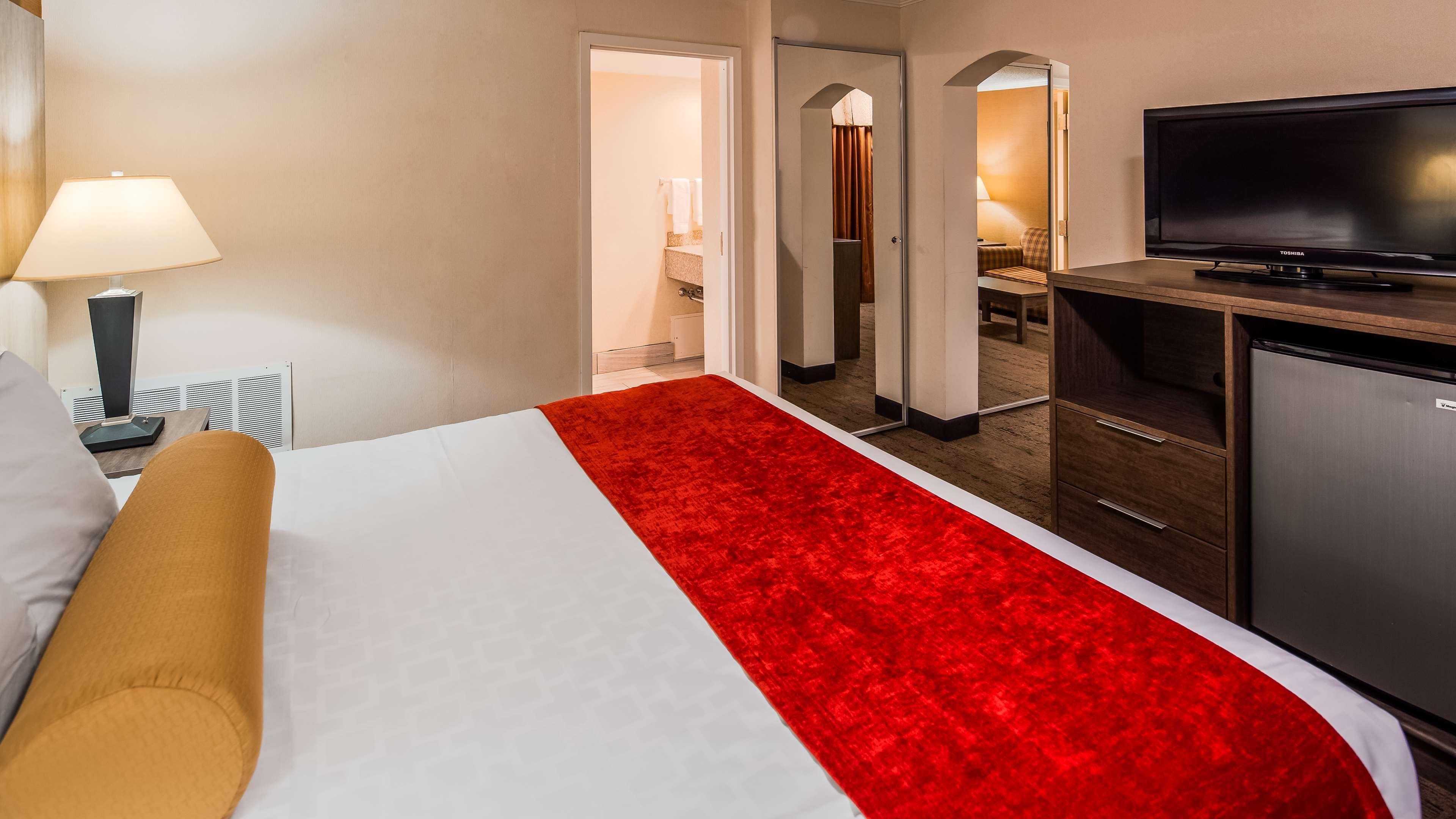 Best Western Galleria Inn & Suites Чийктоуага Екстериор снимка