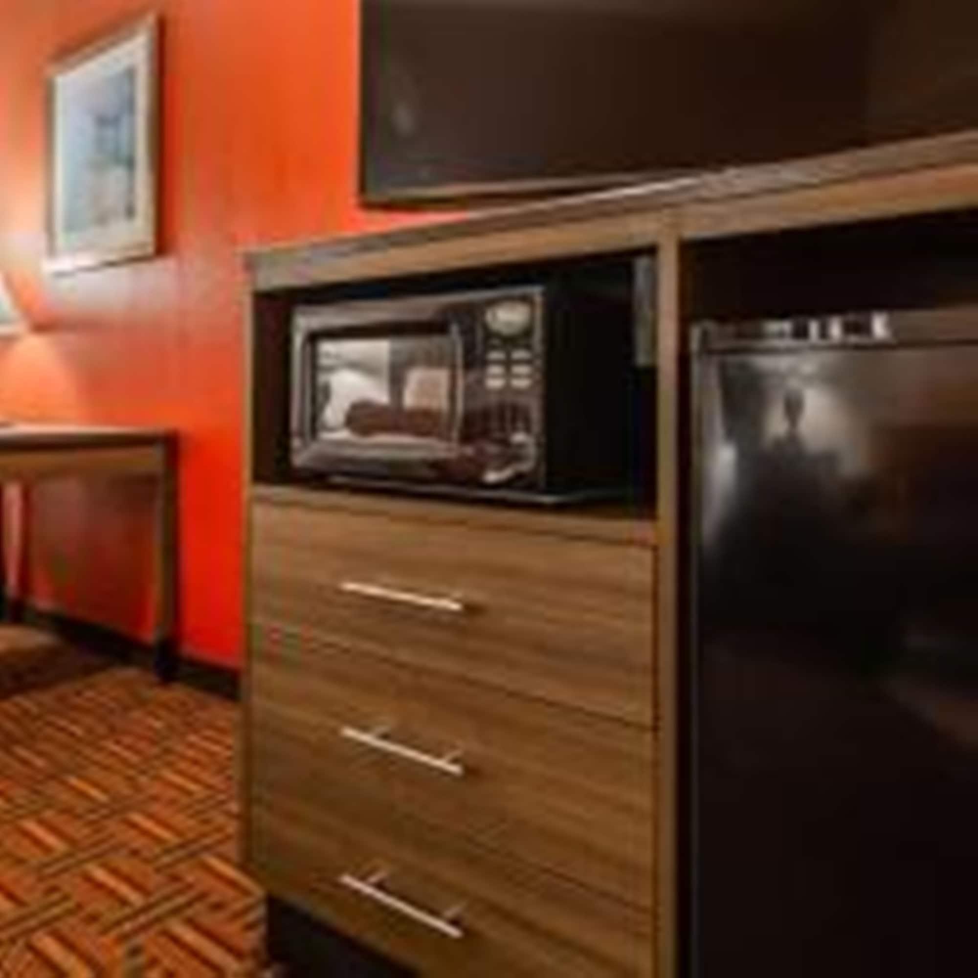Best Western Galleria Inn & Suites Чийктоуага Екстериор снимка